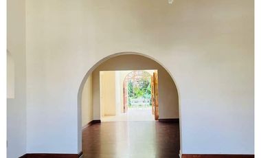 LINDA CASA PARA FAMILIA GRANDE MÚLTIPLES AMBIENTES EN EL CORAZÓN DE SAN ISIDRO