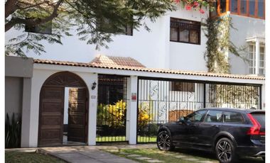 LINDA CASA PARA FAMILIA GRANDE MÚLTIPLES AMBIENTES EN EL CORAZÓN DE SAN ISIDRO