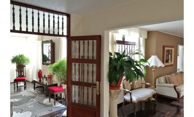 LINDA CASA PARA FAMILIA GRANDE MÚLTIPLES AMBIENTES EN EL CORAZÓN DE SAN ISIDRO