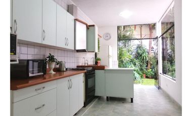 LINDA CASA PARA FAMILIA GRANDE MÚLTIPLES AMBIENTES EN EL CORAZÓN DE SAN ISIDRO