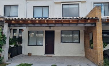 CASA EN RENTA EN PUEBLA EN FRACC. REAL SANTA CRUZ, CERCA DEL COLEGIO HUMBOLDT