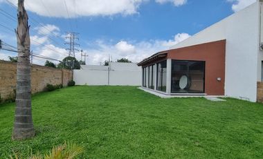 CASA EN RENTA EN PUEBLA EN FRACC. REAL SANTA CRUZ, CERCA DEL COLEGIO HUMBOLDT