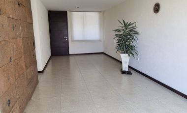 CASA EN RENTA EN PUEBLA EN FRACC. REAL SANTA CRUZ, CERCA DEL COLEGIO HUMBOLDT