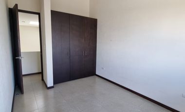 CASA EN RENTA EN PUEBLA EN FRACC. REAL SANTA CRUZ, CERCA DEL COLEGIO HUMBOLDT