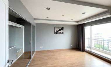 Beautifully Decorated, Big Room, Special Price Condo FOR SALE at Supalai Park Ekkamai-Thonglor, just 5.10 Mb., Easily Accessible*****