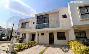 RENTA CASA Amplia 🏡 en la Cantera Residencial Celaya Gto. Villa Marino Fraccionamiento con Alberca 🏊 Gym Área de Juegos Infantiles 👦 👧🏼