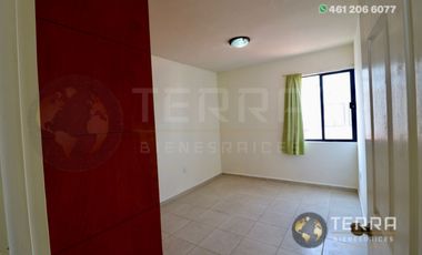 RENTA CASA Amplia 🏡 en la Cantera Residencial Celaya Gto. Villa Marino Fraccionamiento con Alberca 🏊 Gym Área de Juegos Infantiles 👦 👧🏼