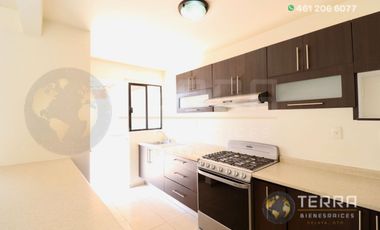 RENTA CASA Amplia 🏡 en la Cantera Residencial Celaya Gto. Villa Marino Fraccionamiento con Alberca 🏊 Gym Área de Juegos Infantiles 👦 👧🏼