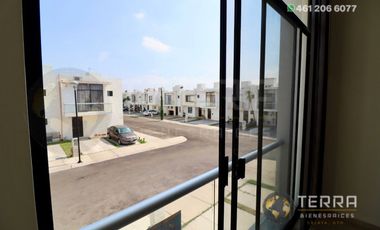 RENTA CASA Amplia 🏡 en la Cantera Residencial Celaya Gto. Villa Marino Fraccionamiento con Alberca 🏊 Gym Área de Juegos Infantiles 👦 👧🏼