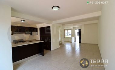 RENTA CASA Amplia 🏡 en la Cantera Residencial Celaya Gto. Villa Marino Fraccionamiento con Alberca 🏊 Gym Área de Juegos Infantiles 👦 👧🏼