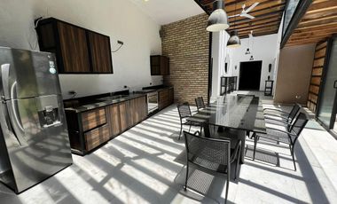 BONITA CASA CON EXCELENTE UBICACION