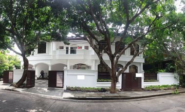 Ayala Alabang BIG 6-Bedroom House with Swimming Pool and 6-car Garage