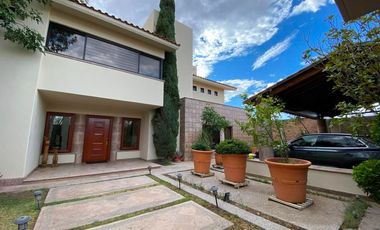 Casa en venta en Aguascalientes, Fracc. Santa Paulina (Zona Norte)