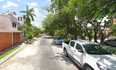 HERMOSA CASA DE ENTREGA INMEDITA Rtno Alberto Ruz  RIVERA CANCUN