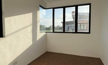 Townhouse corner For Sale in Biñan Laguna