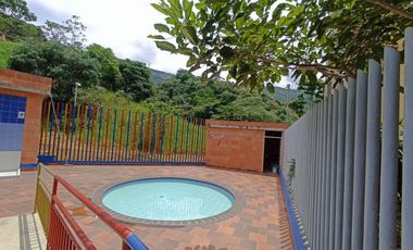 ARRENDAMOS APARTAMENTO EN BOSQUES DE SAN SEBASTIAN PISO 4