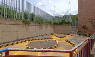 ARRENDAMOS APARTAMENTO EN BOSQUES DE SAN SEBASTIAN PISO 4