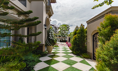 A quality single house with a beautiful fully furnished for rent in Bangna k.m. 7. The house is including 4 bedrooms + 5 bathrooms