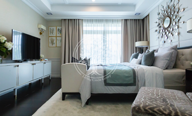 A quality single house with a beautiful fully furnished for rent in Bangna k.m. 7. The house is including 4 bedrooms + 5 bathrooms