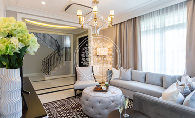 A quality single house with a beautiful fully furnished for rent in Bangna k.m. 7. The house is including 4 bedrooms + 5 bathrooms