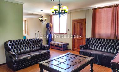 León propiedades vende o arrienda gran casa con establo en Fundo Alhué, Curacaví.