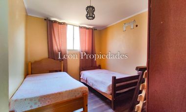 León propiedades vende o arrienda gran casa con establo en Fundo Alhué, Curacaví.