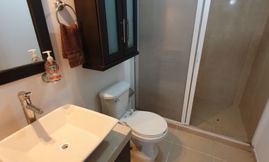 Departamento amueblado en planta baja en Col. Lomas del Mar de 2 recámaras. Incluye agua