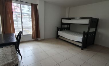 Departamento amueblado en planta baja en Col. Lomas del Mar de 2 recámaras. Incluye agua