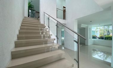 CASA EN RENTA EN FRACCIONAMIENTO LOMAS DE COCOYOC MORELOS