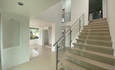 CASA EN RENTA EN FRACCIONAMIENTO LOMAS DE COCOYOC MORELOS