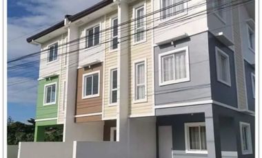 The 3-Storey Townhomes with Parking for Sale in Istana Villas