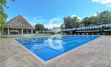 Casa en Venta en Cancún en Residencial Lagos del Sol con Terraza y Alberca