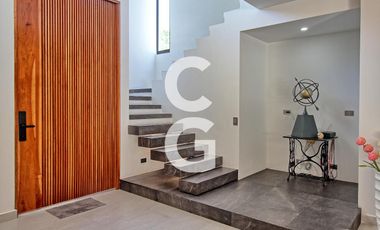 Casa en Venta en Cancún en Residencial Lagos del Sol con Terraza y Alberca