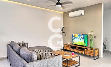 Casa en Venta en Cancún en Residencial Lagos del Sol con Terraza y Alberca