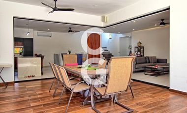 Casa en Venta en Cancún en Residencial Lagos del Sol con Terraza y Alberca