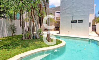 Casa en Venta en Cancún en Residencial Lagos del Sol con Terraza y Alberca