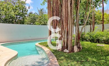 Casa en Venta en Cancún en Residencial Lagos del Sol con Terraza y Alberca