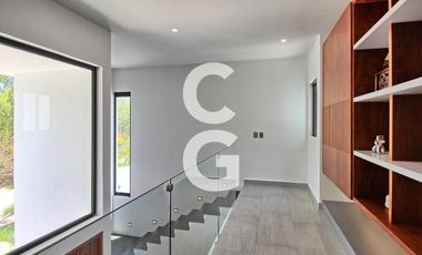 Casa en Venta en Cancún en Residencial Lagos del Sol con Terraza y Alberca