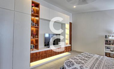 Casa en Venta en Cancún en Residencial Lagos del Sol con Terraza y Alberca