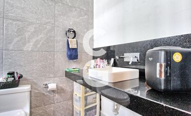 Casa en Venta en Cancún en Residencial Lagos del Sol con Terraza y Alberca