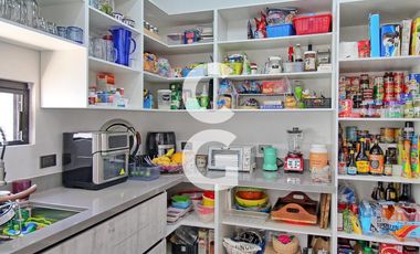 Casa en Venta en Cancún en Residencial Lagos del Sol con Terraza y Alberca