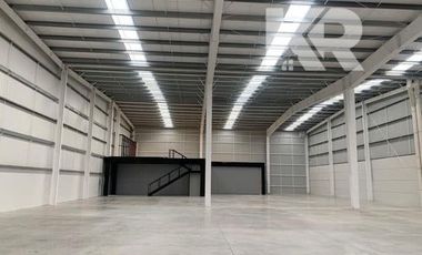 Bodega de almacenamiento y logística de 1500 a 2100 m²