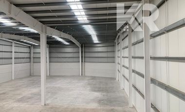 Bodega de almacenamiento y logística de 1500 a 2100 m²