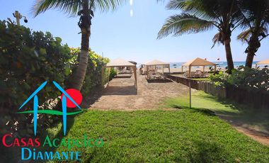 Condominio con club de playa. Terraza con salida a alberca del clúster