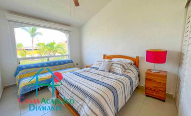 Condominio con club de playa. Terraza con salida a alberca del clúster