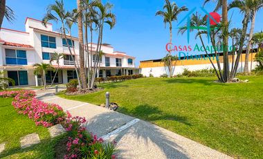 Condominio con club de playa. Terraza con salida a alberca del clúster