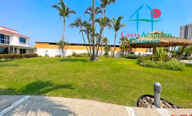 Condominio con club de playa. Terraza con salida a alberca del clúster