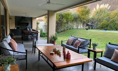 VENTA CASA PIEDRA ROJA