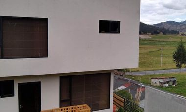 Casa de cuatro habitaciones-Tarqui