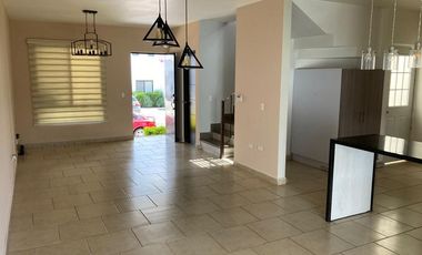 Renta de casa amplia en Arboledas juriquilla Queretaro